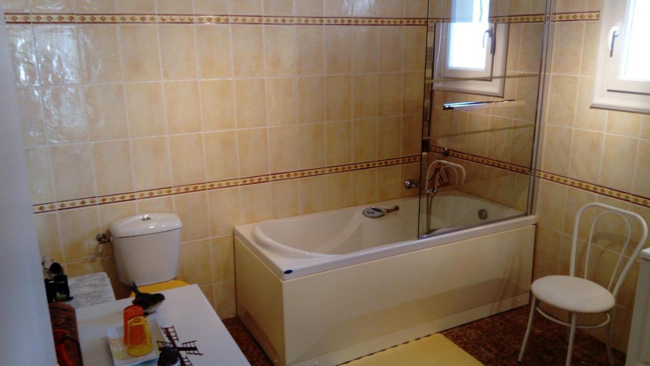 L'Oustau Bonur Bed and Breakfast Bourg-Saint-Andéol Exteriör bild